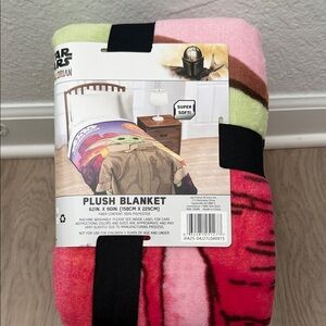 NWTStar Wars Mandalorian Plush Blanket - Pink and Green